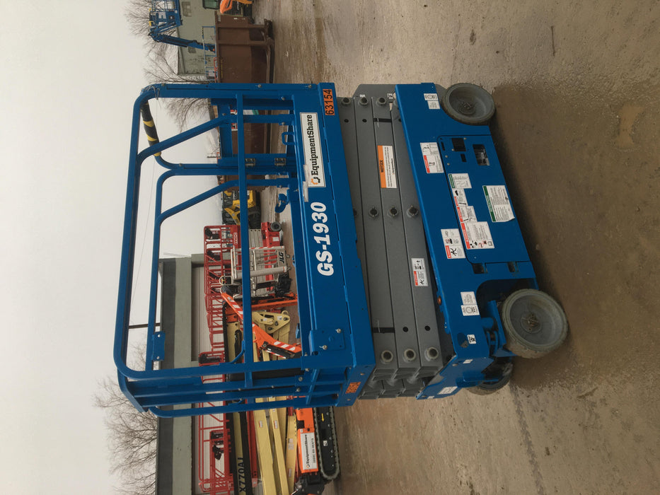 2020 Genie GS-1930 Solid Non Marking Tires, Beacon, Folding rails with half height swing gate