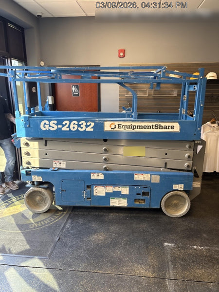2019 Genie GS-2632 Folding rails with half height swing gate