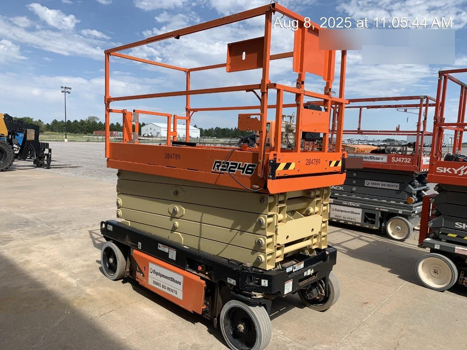2021 JLG R3246