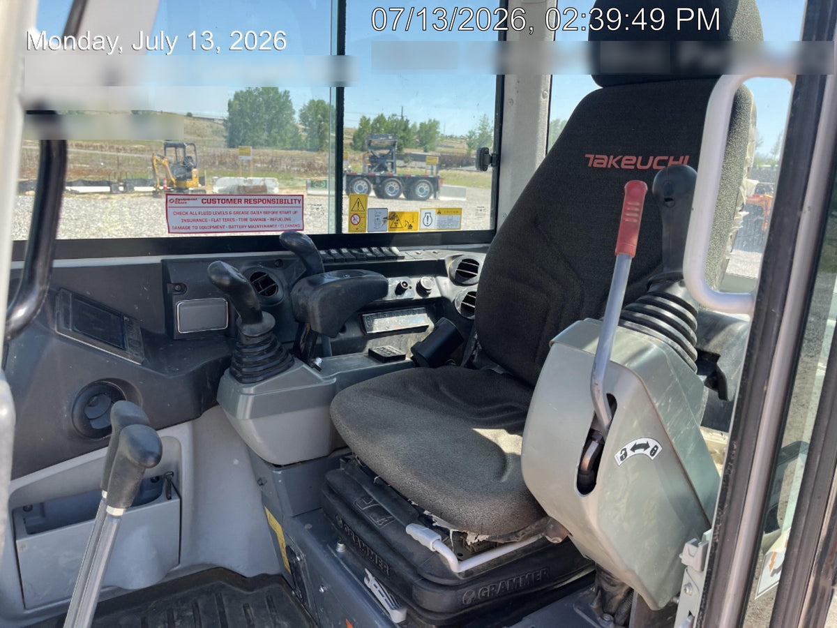 2023 TAKEUCHI TB250-2CR
