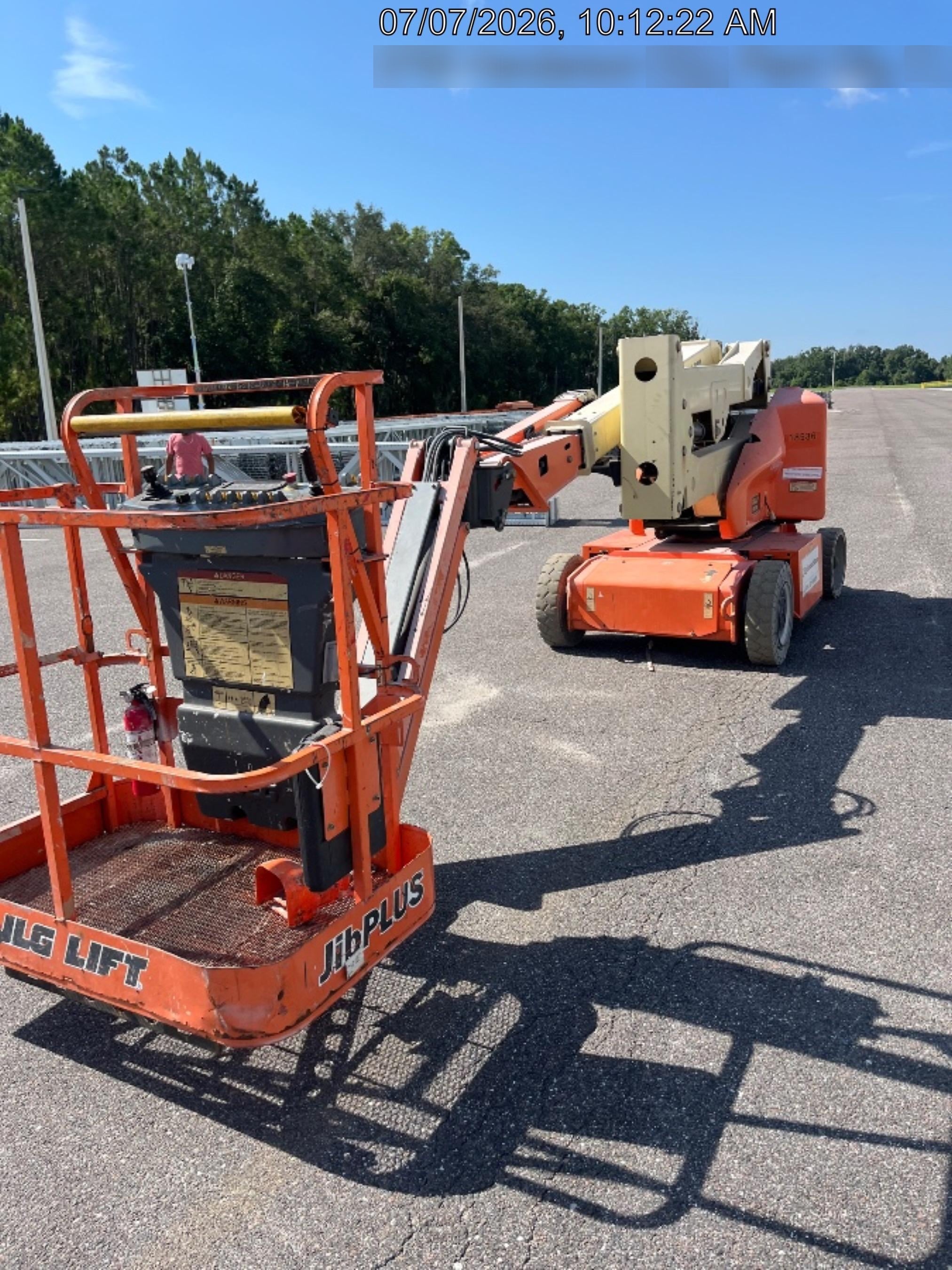 2019 JLG E400AJPN