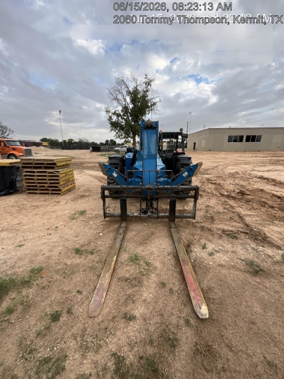 2017 GENIE GTH-1056