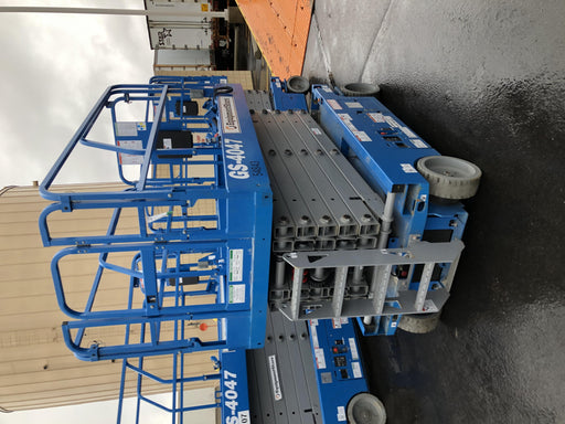 2019 Genie GS-4047 Folding rails with half height swing gate