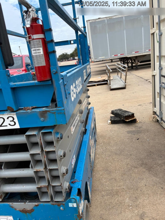 2016 Genie GS-3232 Genie GS3232 Narrow Scissor Lift
