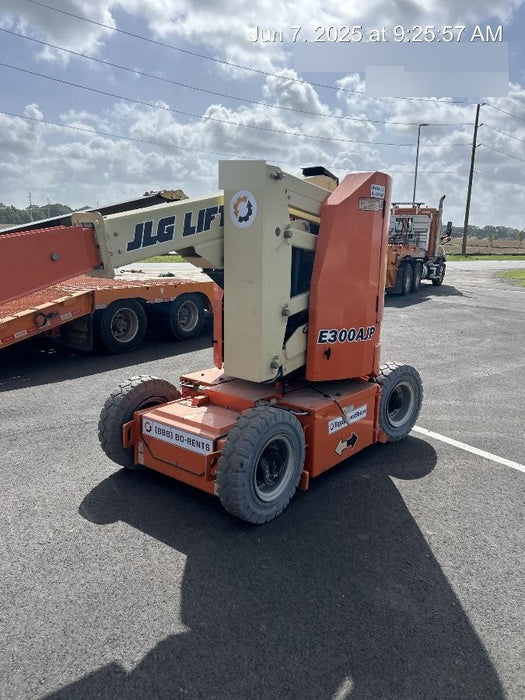2019 JLG E300AJP