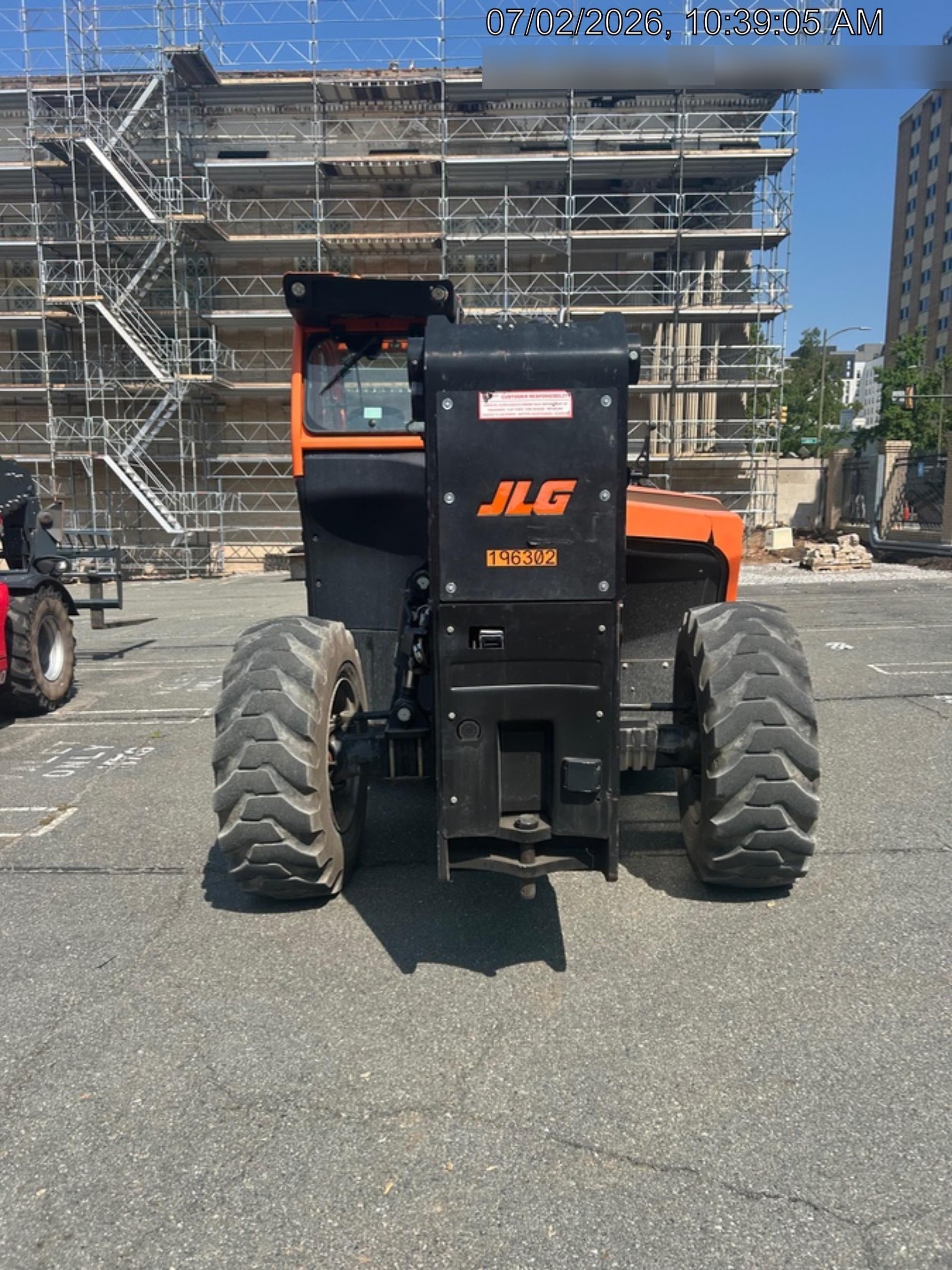 2021 JLG 1075