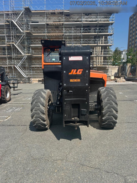 2021 JLG 1075