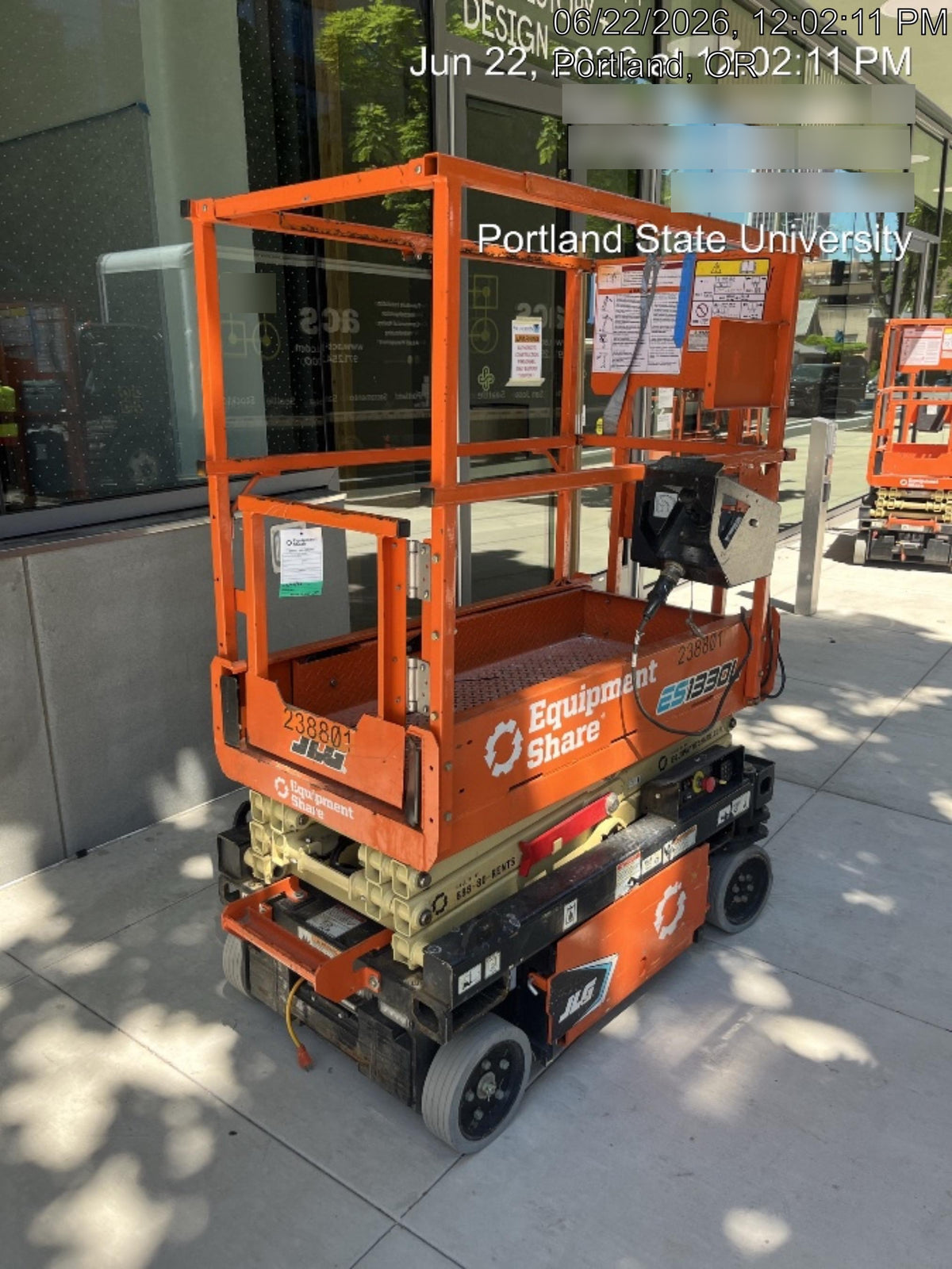 2022 JLG ES1330L