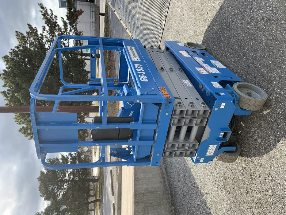 2020 Genie GS-1930 Solid Non Marking Tires, Beacon, Folding rails with half height swing gate