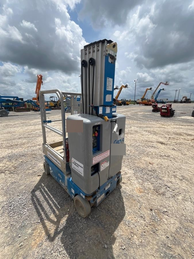 2019 GENIE GR-20