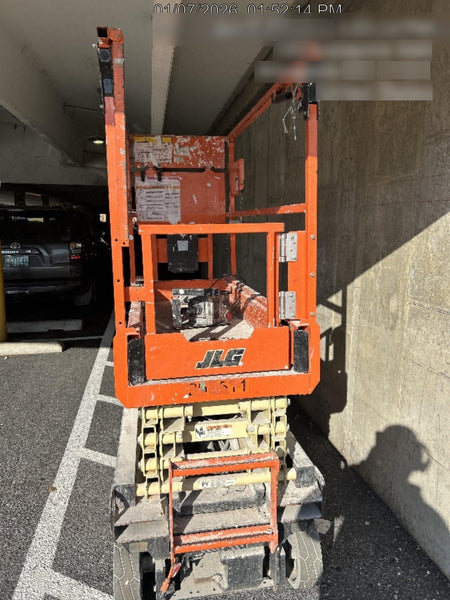 2023 JLG ES1932