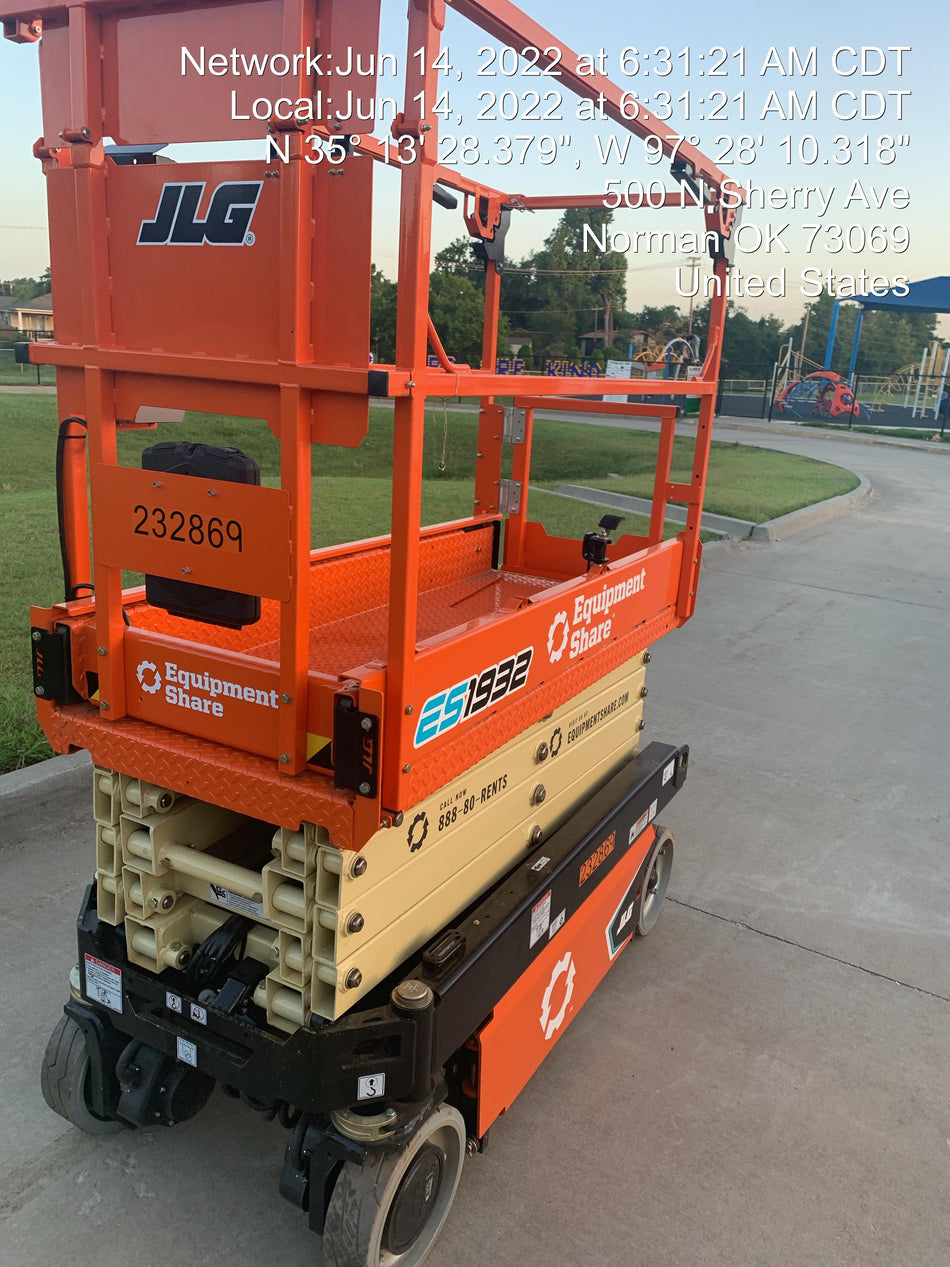 2022 JLG ES1932