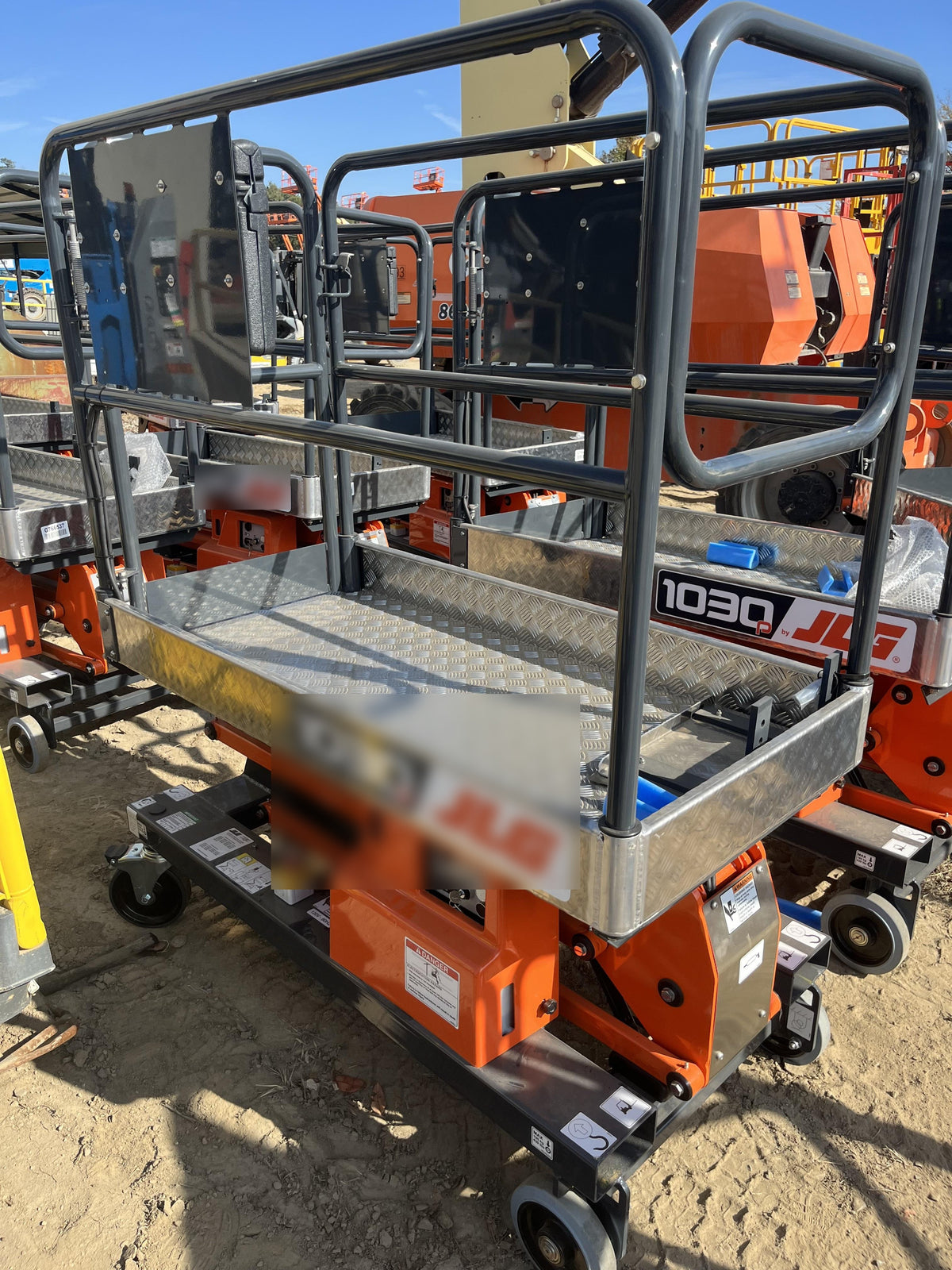 2023 JLG 1030P