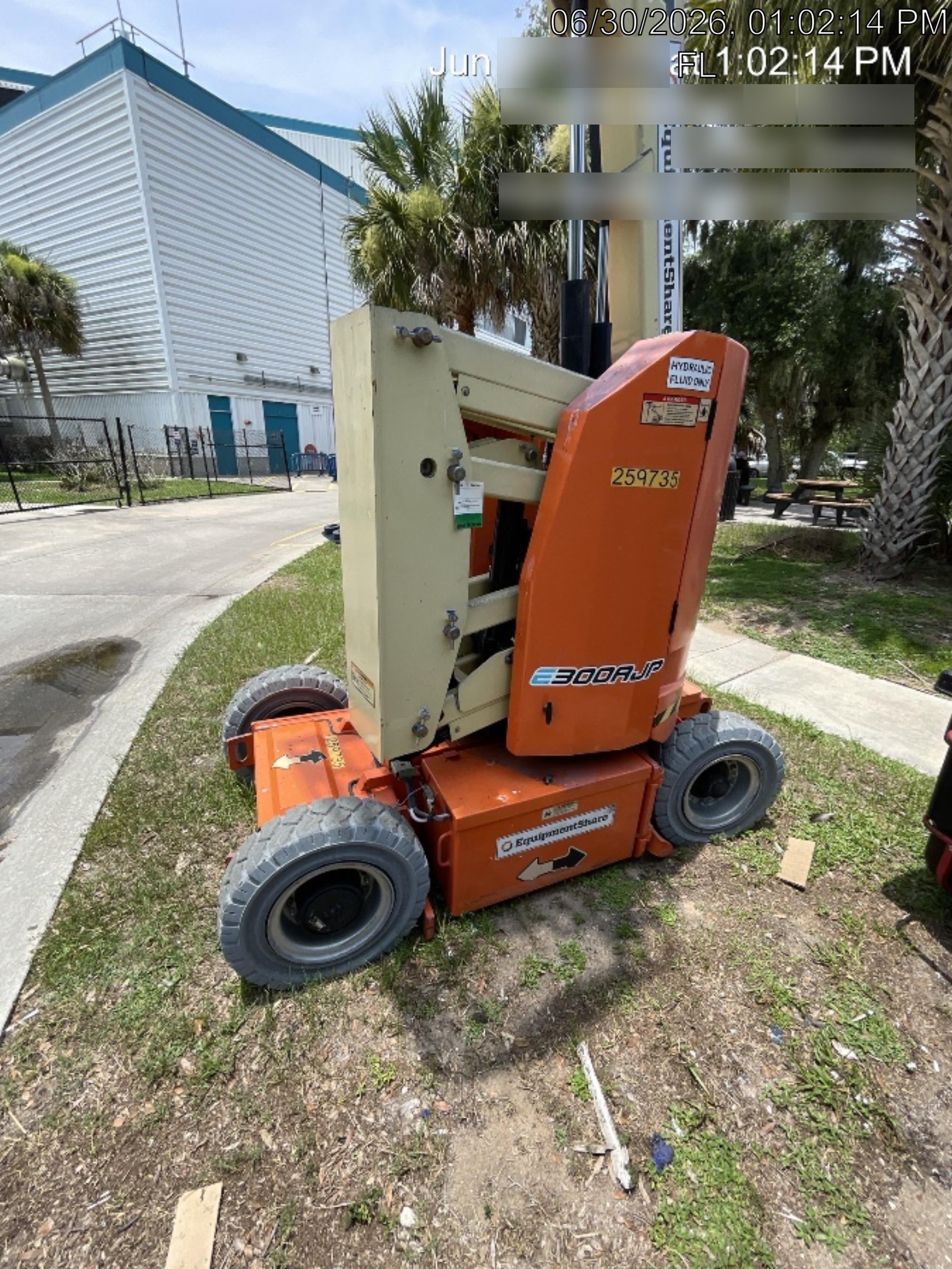 2022 JLG E300AJP