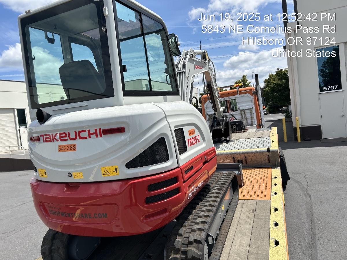 2025 TAKEUCHI TB235-2CR