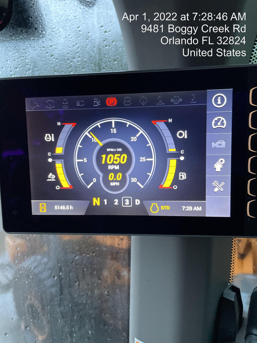 2018 Case 521G CLOSED CAB, JRB 416 STYLE HYD COUPLER