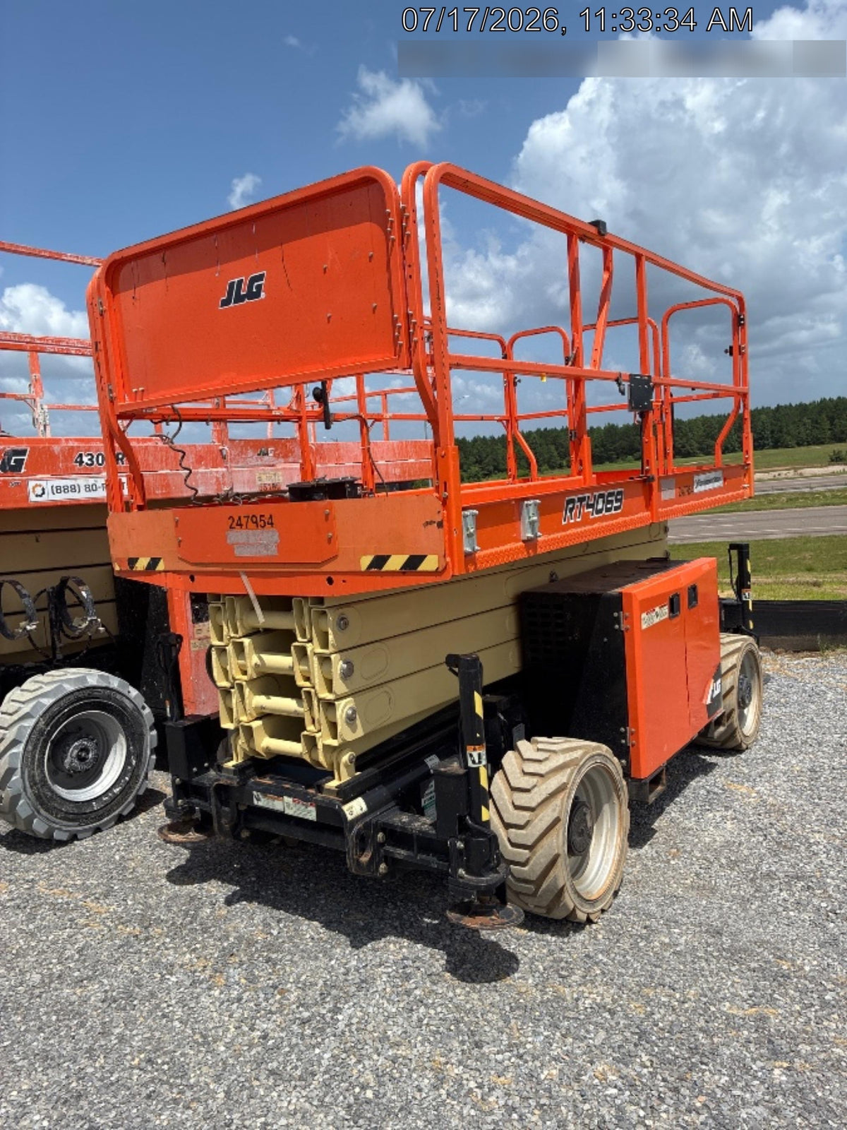 2022 JLG RT4069