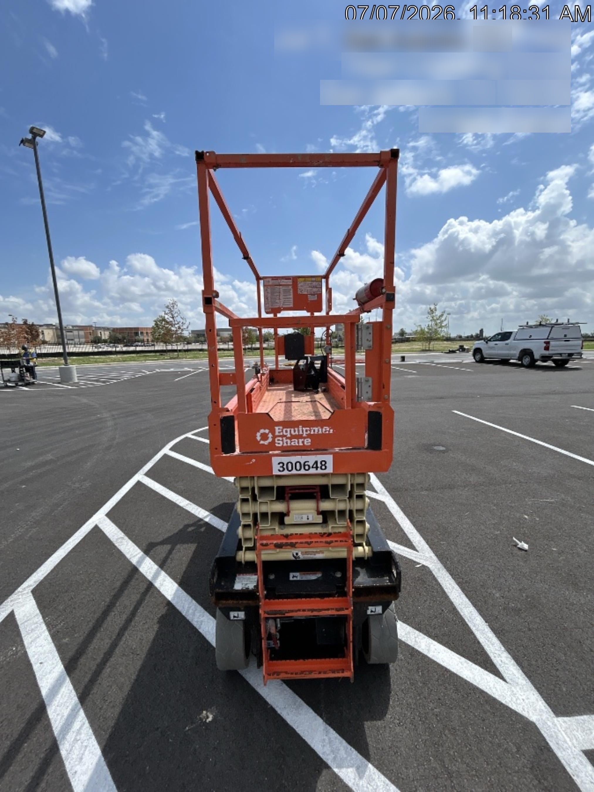 2023 JLG ES2632