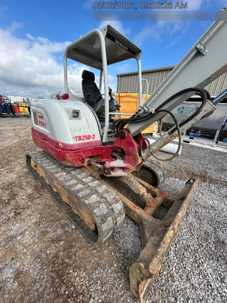 2021 TAKEUCHI TB250-2