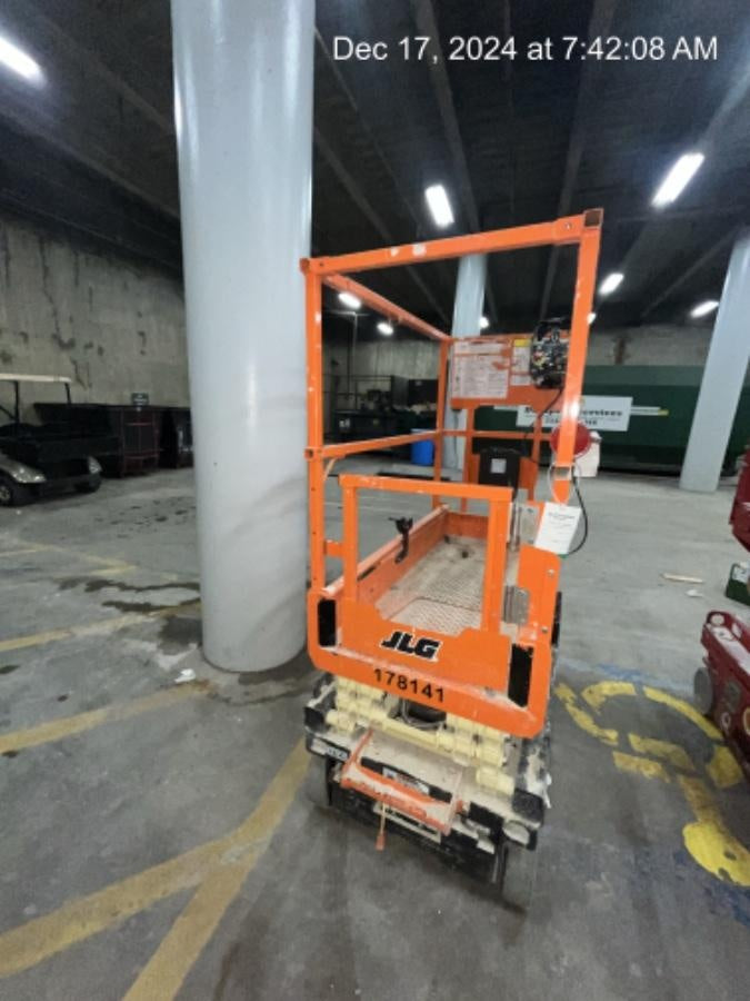 2021 JLG ES1330L