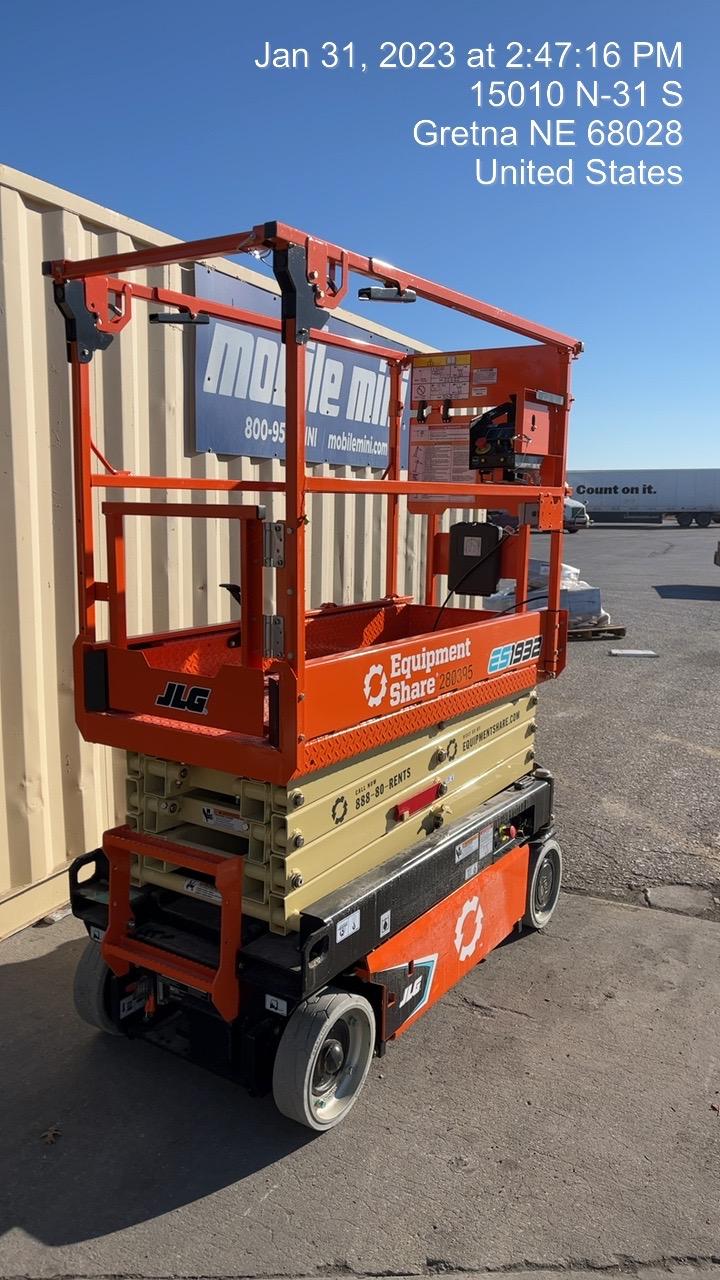 2022 JLG ES1932