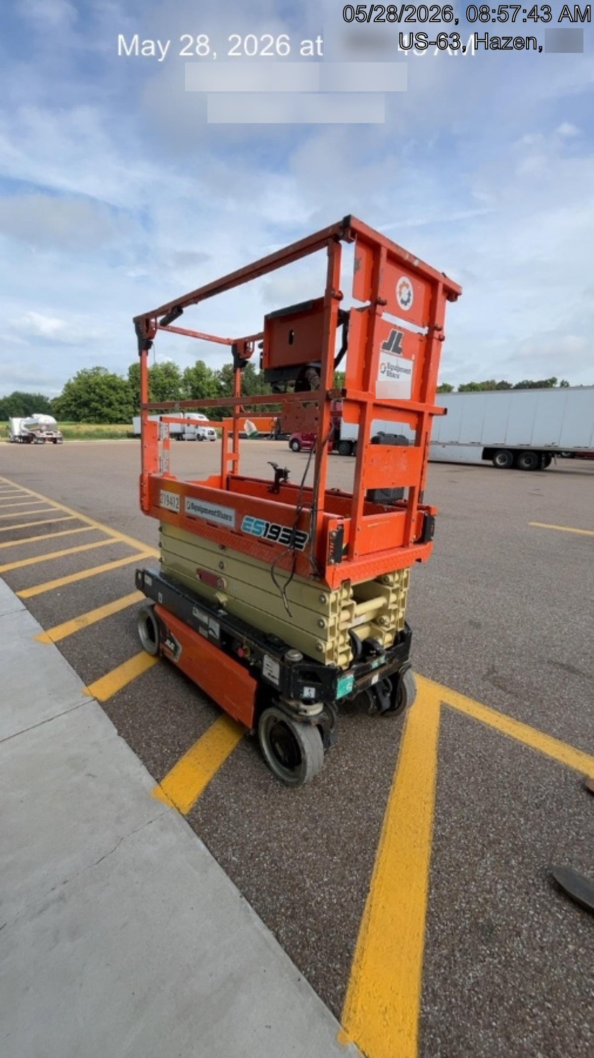 2022 JLG ES1932