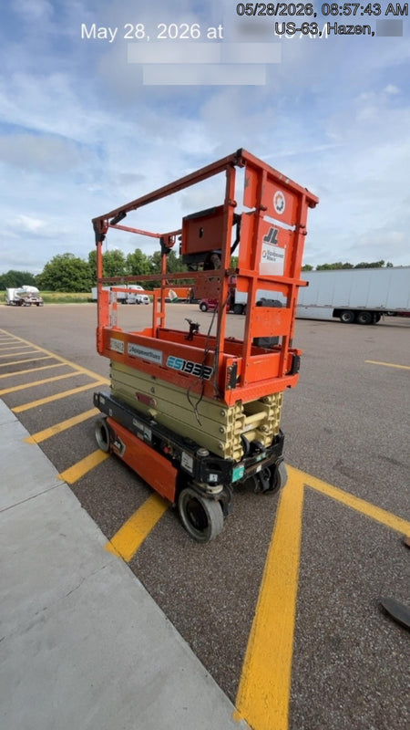 2022 JLG ES1932
