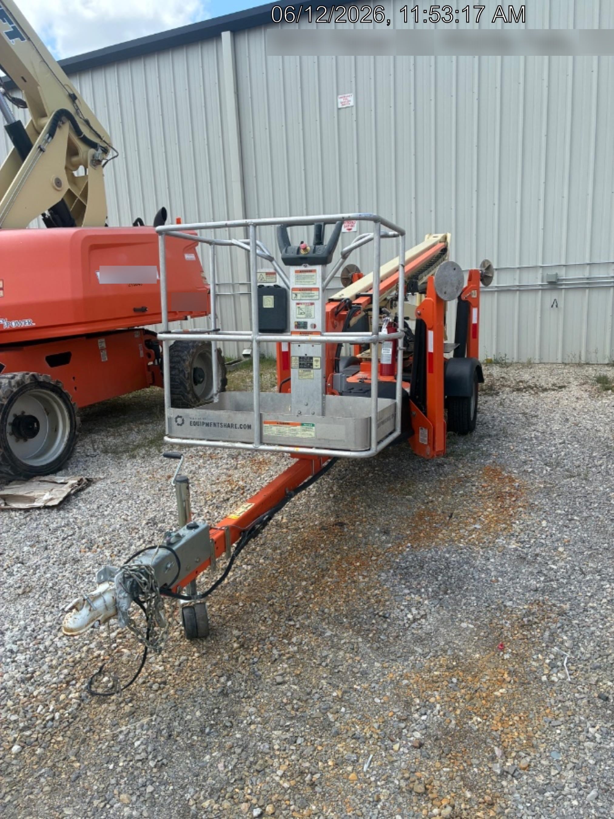 2023 JLG T350