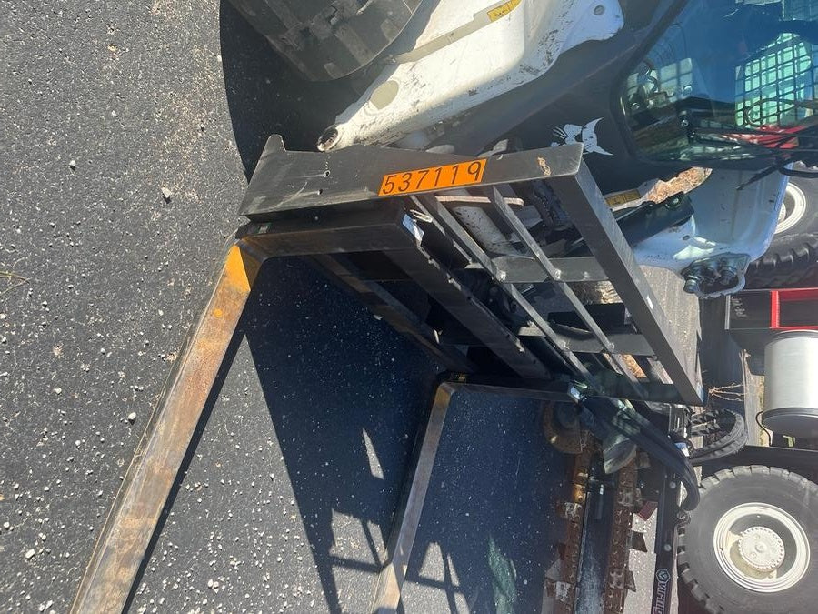 2025 ARROW MATERIAL HANDLING 24" Pallet Fork Frame