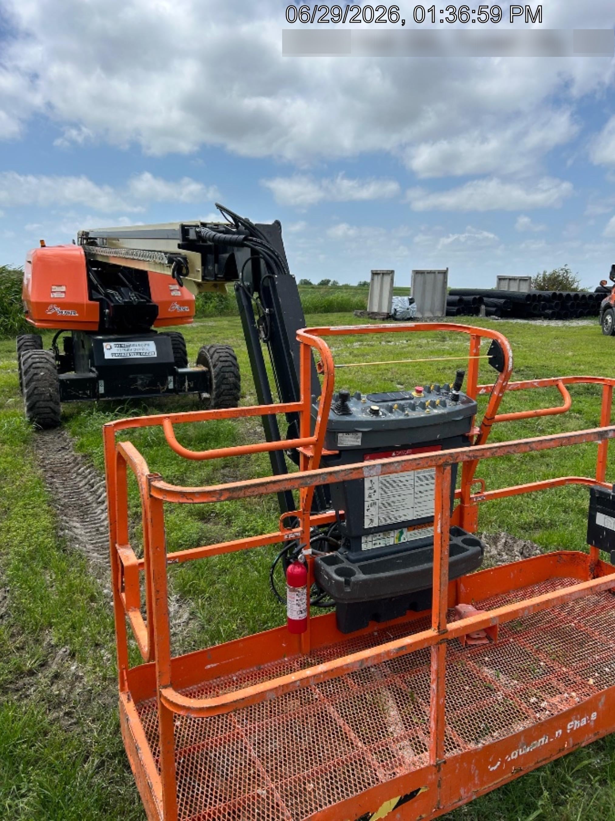 2023 JLG 660SJ