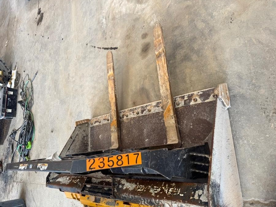 2022 PALADIN 48" Pallet Forks - Paladin