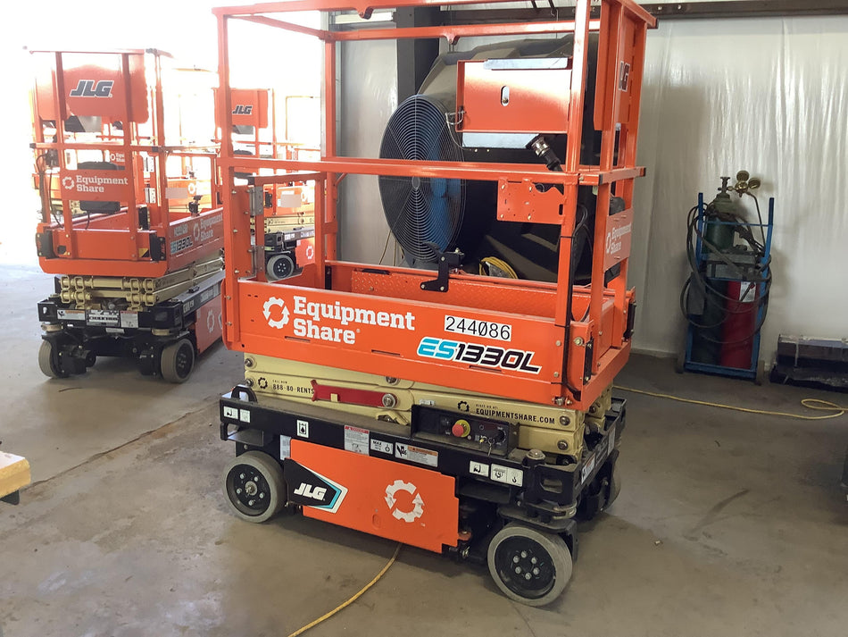 2022 JLG ES1330L