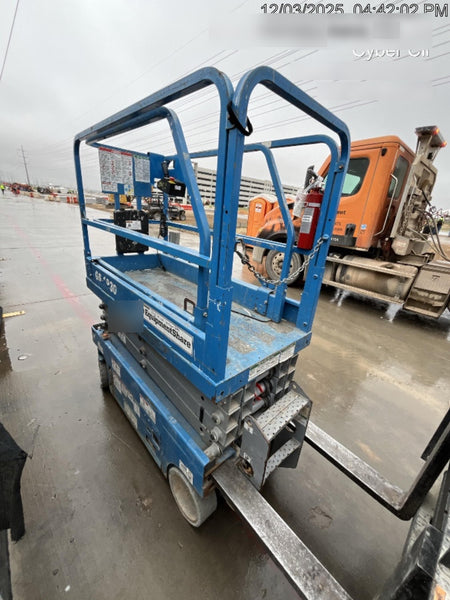 2019 Genie GS-1930 Fixed rails with chain Entry