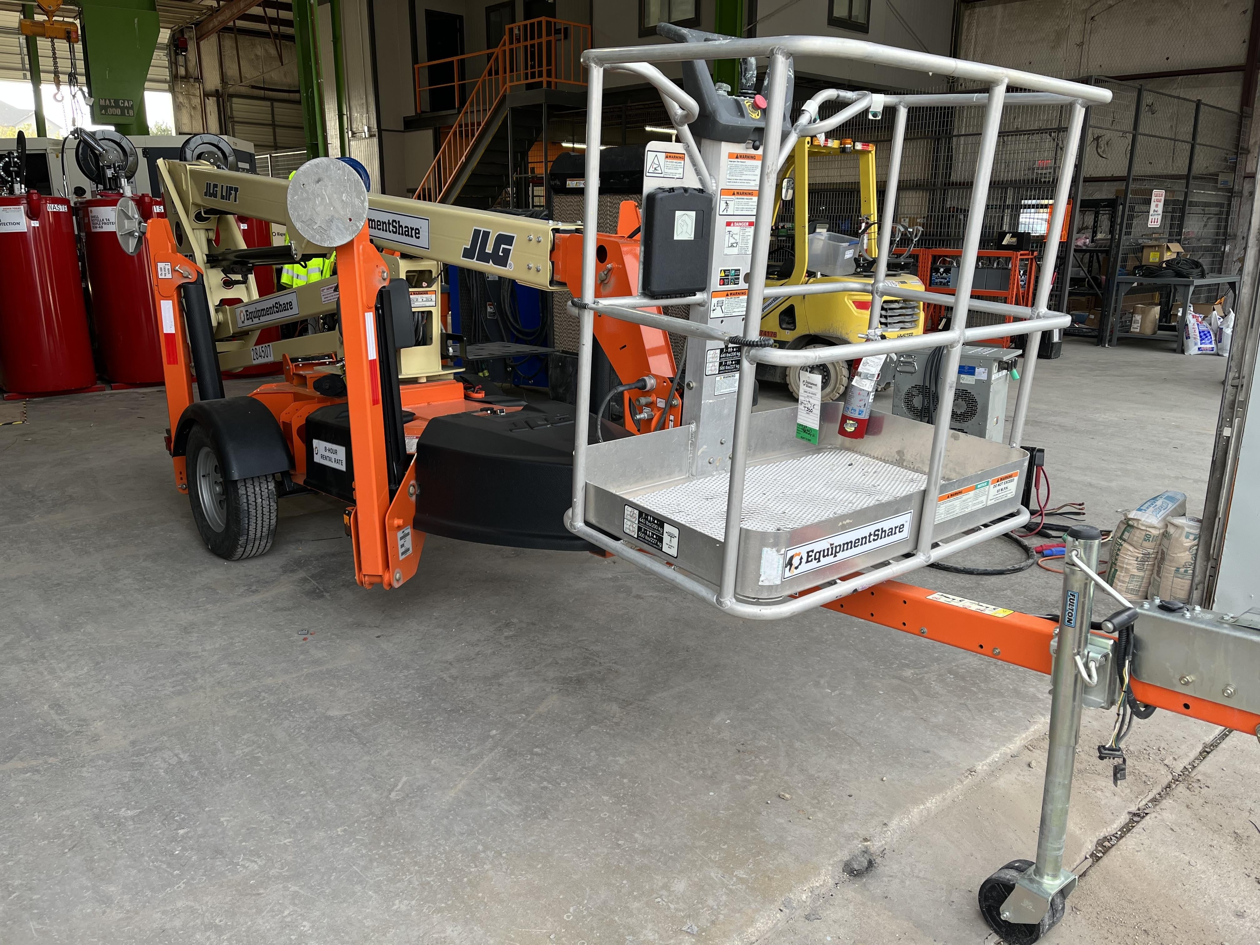 2022 JLG T350