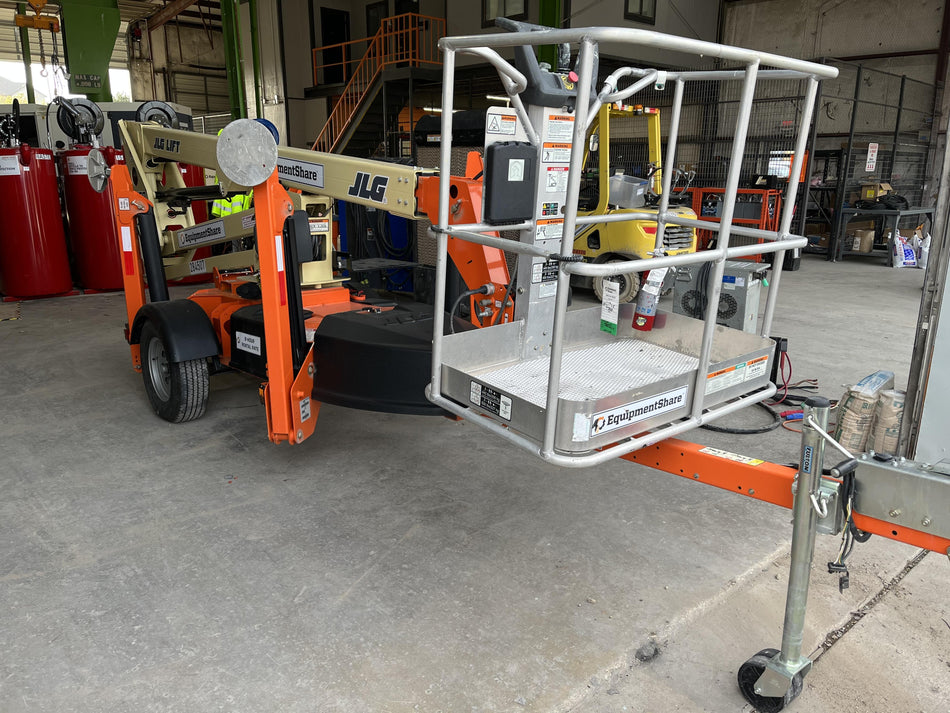2022 JLG T350