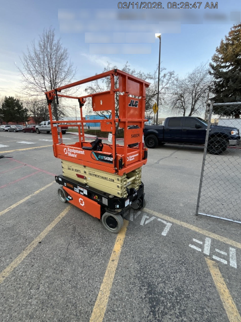 2025 JLG ES1932
