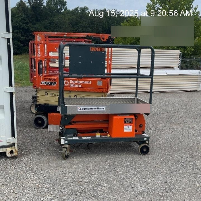 2021 JLG 1030P