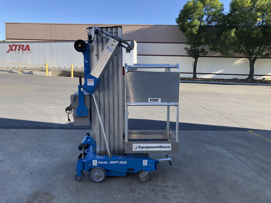 2019 GENIE AWP-30S