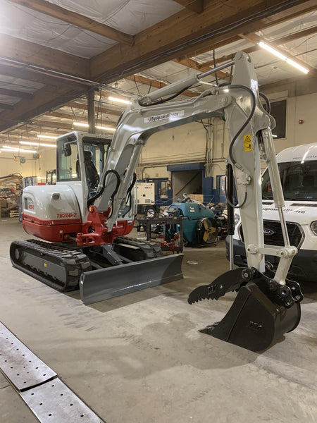 2022 TAKEUCHI TB250-2CR