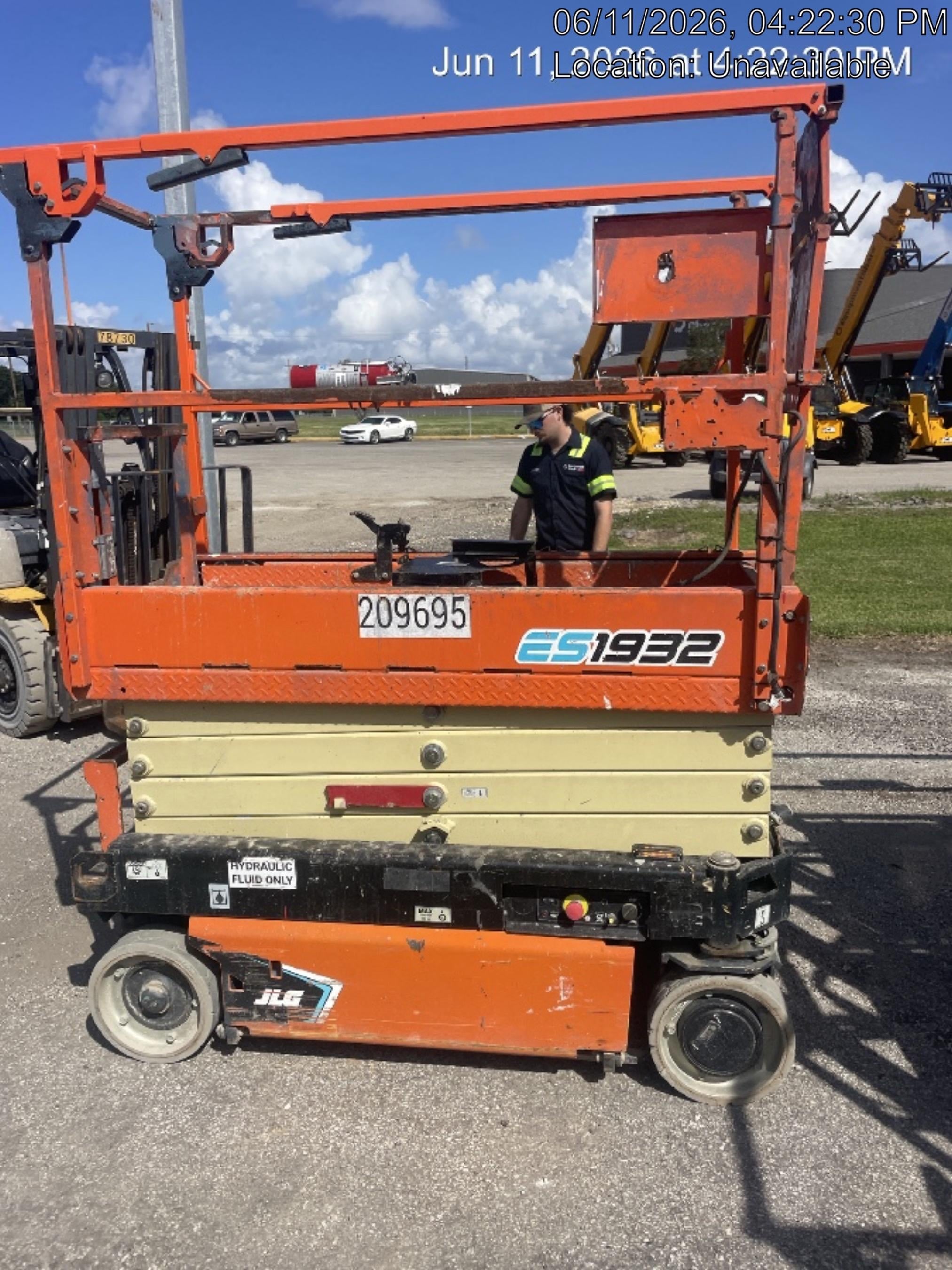 2022 JLG ES1932