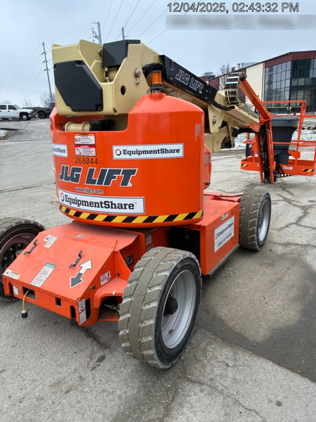 2022 JLG E450AJ