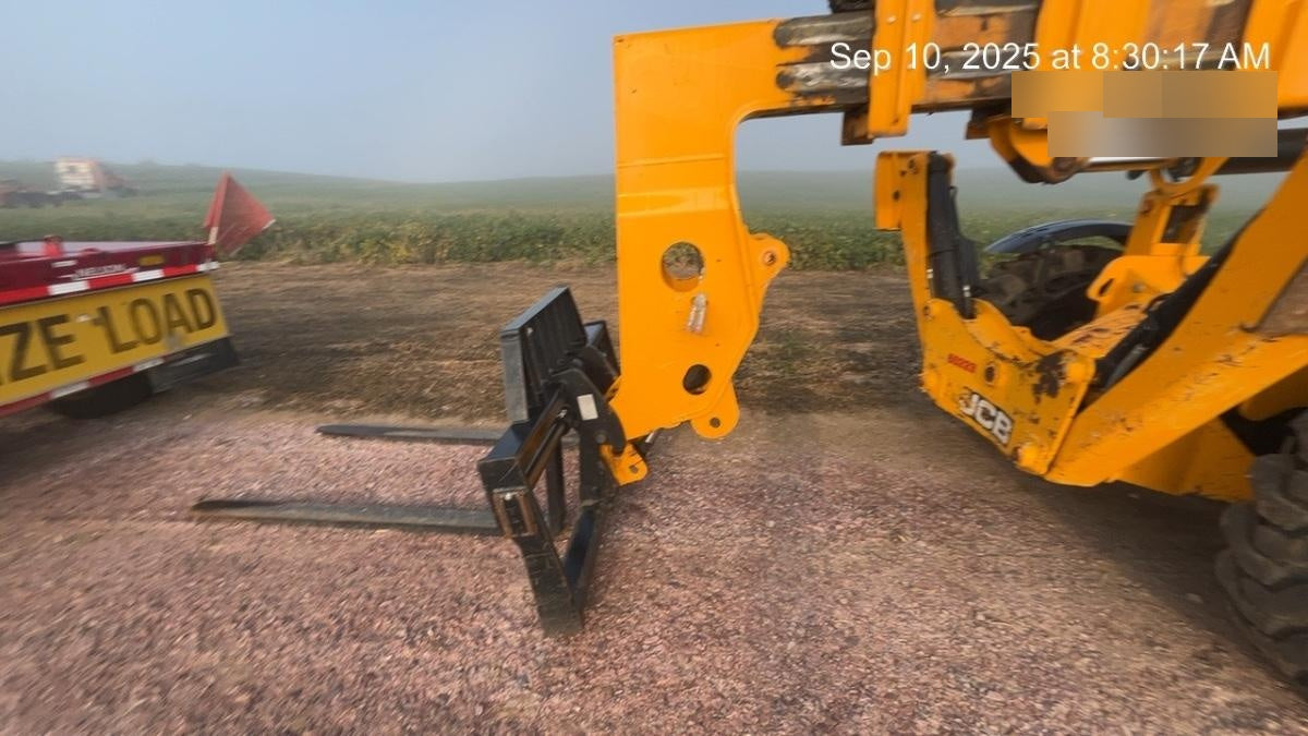 2020 JCB 510-56 Cab/Heat/Air, 74 HP, Solid Tires, STD Worklight, Beacon, Aux Hydraulics, Lifting Eye, Back up Alarm w/66" Carriage/60" Forks