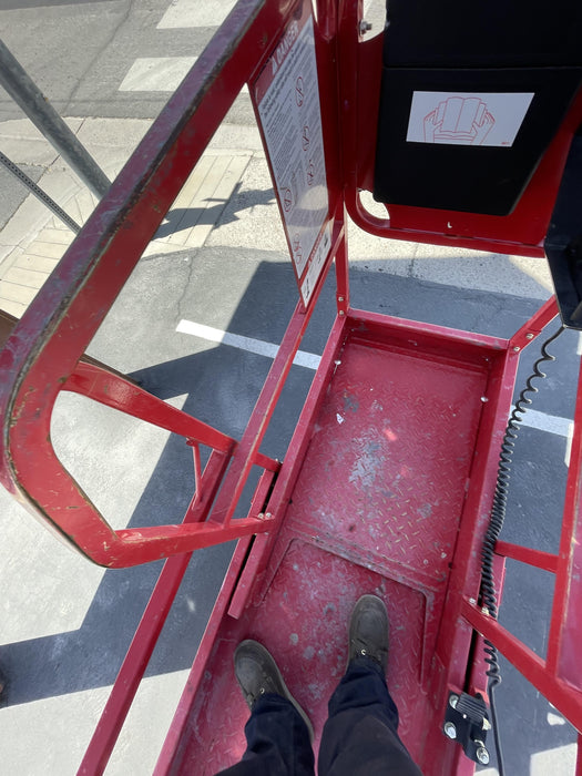 2020 MEC 1330SE Solid NM Tires, Steel Swing out Doors, LCS, Beacon, 900W Inverter