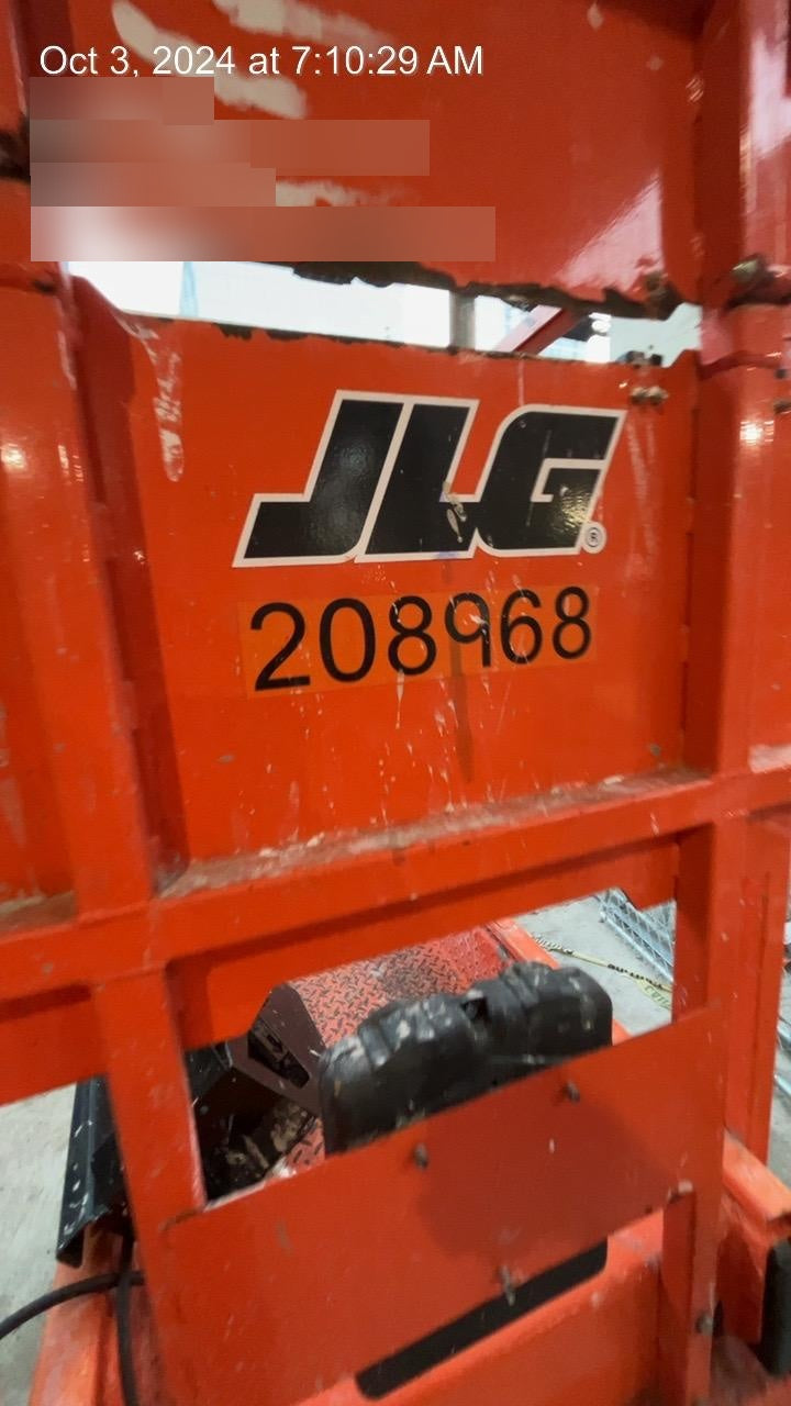 2022 JLG ES1932