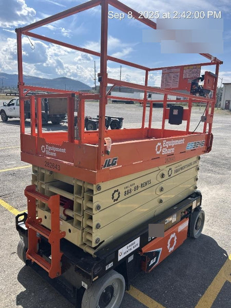 2022 JLG ES3246