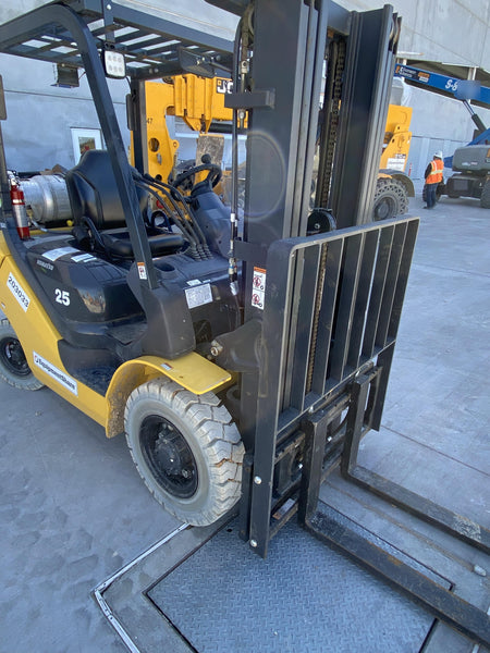 2022 KOMATSU FG25T-16