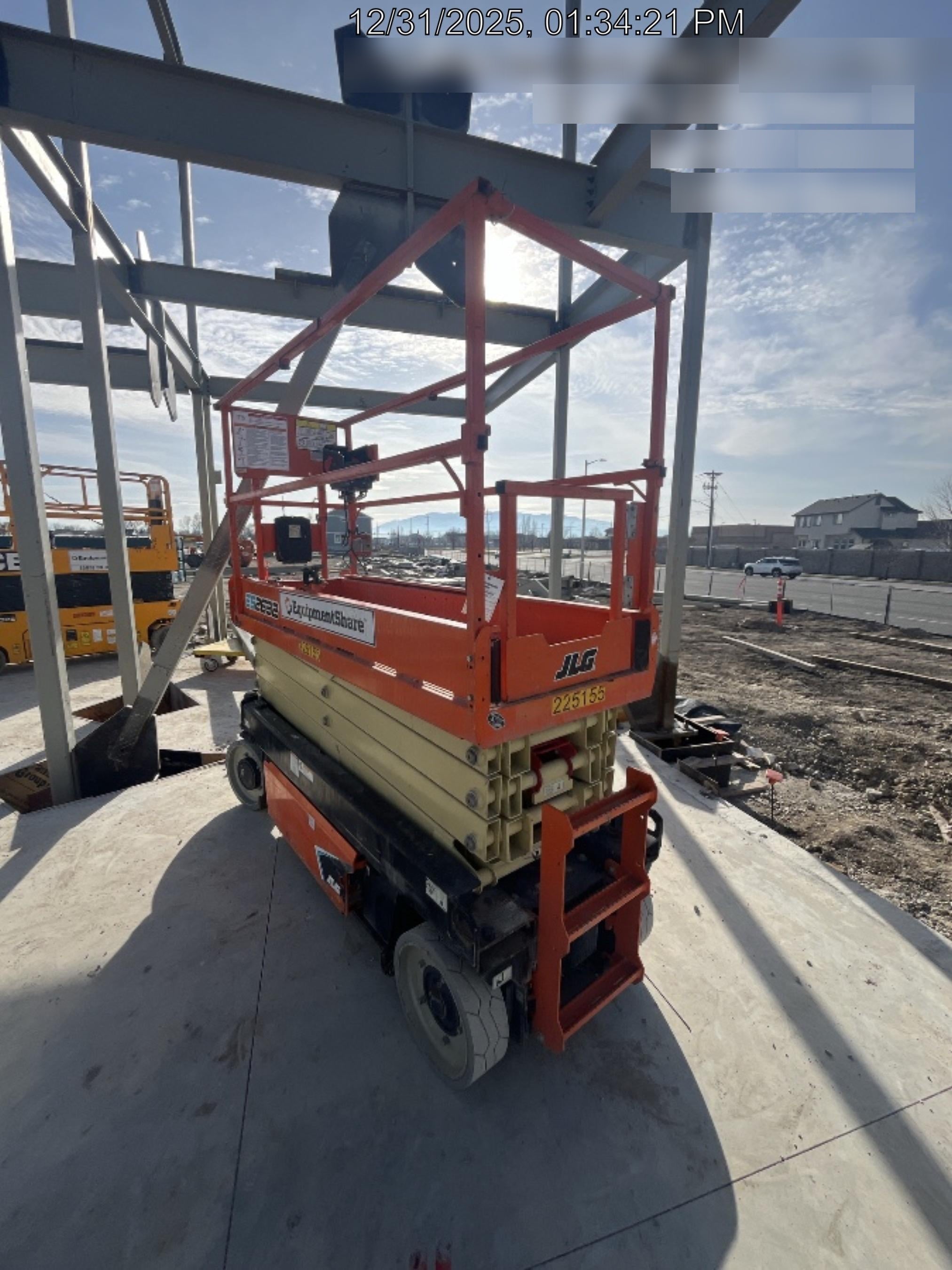 2022 JLG ES2632