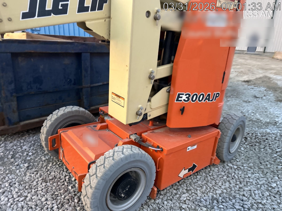 2019 JLG E300AJP