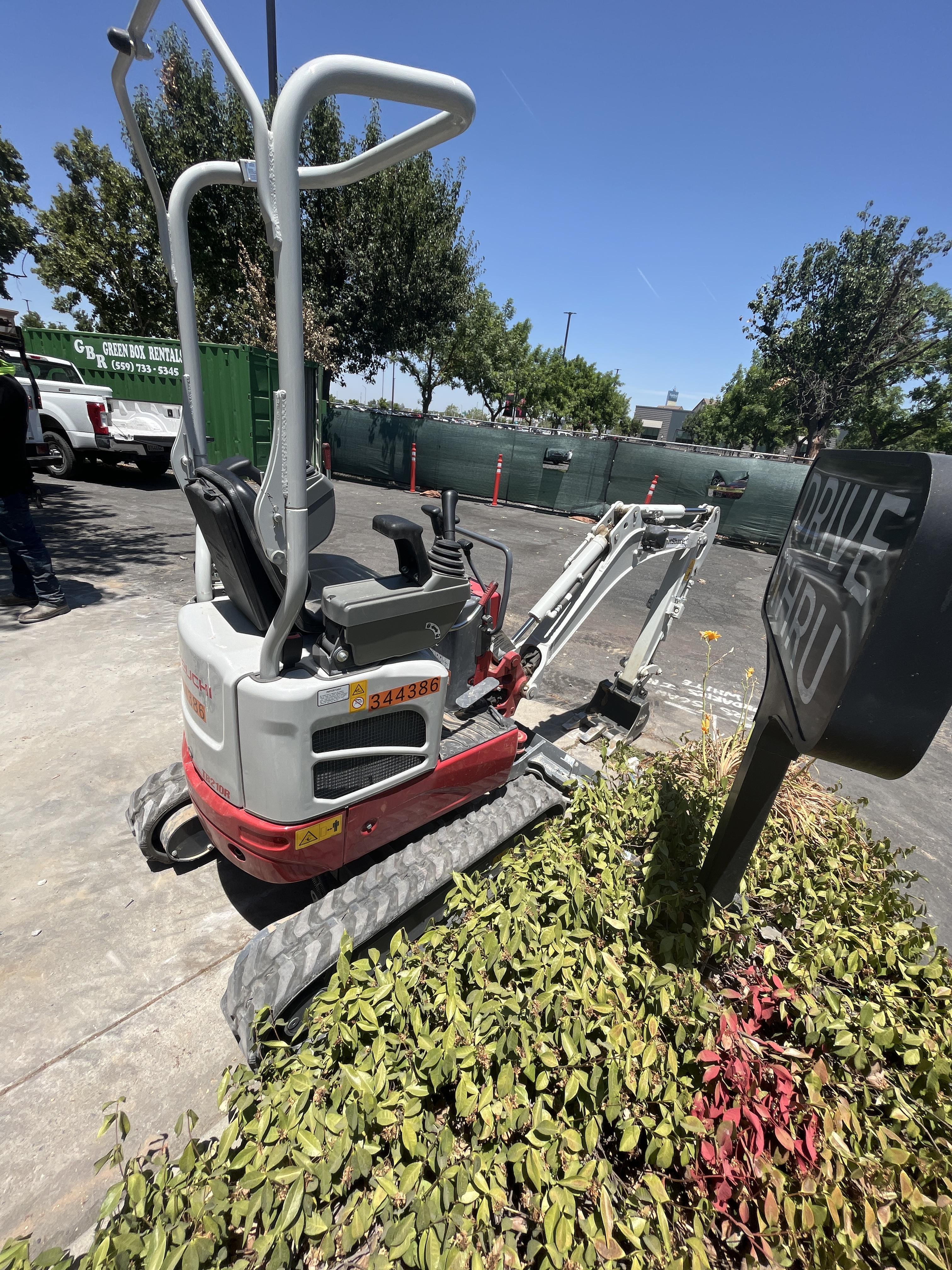 2023 TAKEUCHI TB210R