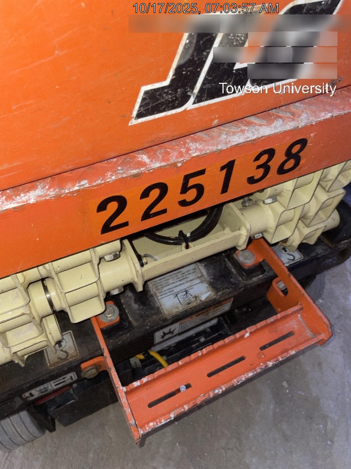 2022 JLG ES1330L